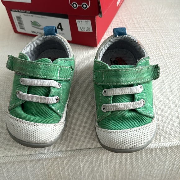 See Kai Run, Stevie II, size 4 in Green Shoe - Picture 5 of 5